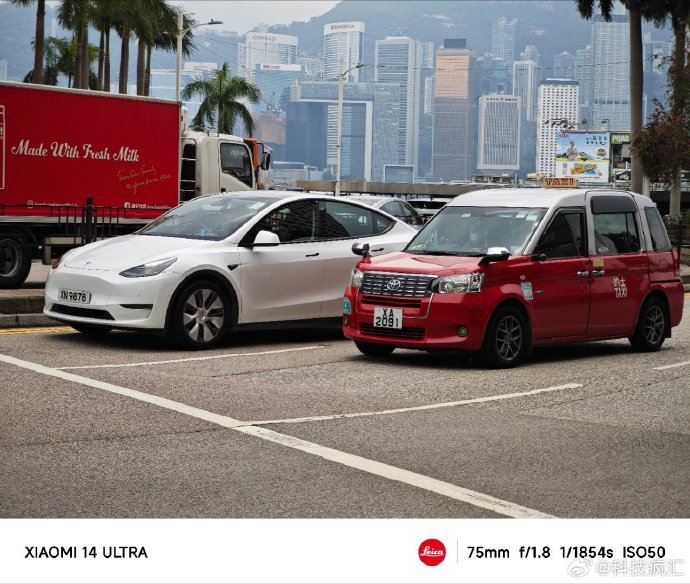 香港的特斯拉真的多到离谱特别是白色