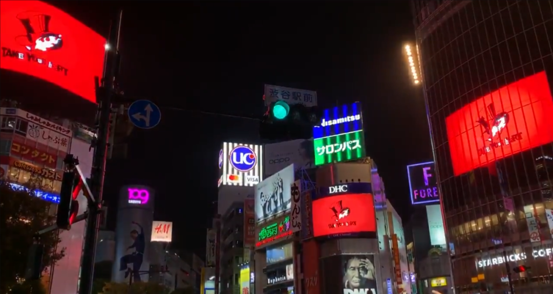 P5R发售当晚的涩谷十字街道（图源：X@p_kouhou）