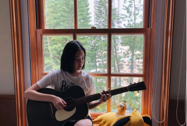 豪门女二代搞事业妈妈拿了20亿分手费创业还得富豪爸爸买单