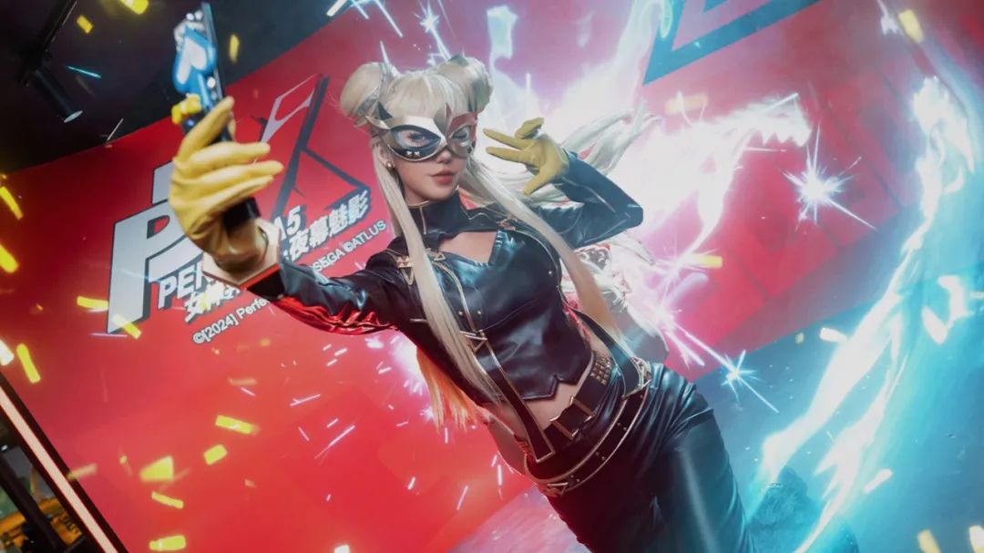 带着阿姨怪盗上漫展ta太懂p5了