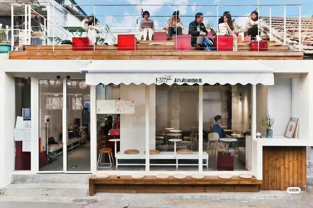 成功研发自烘咖啡豆后,原创特调咖啡凭借"朴素直白"的名字,口味不断出