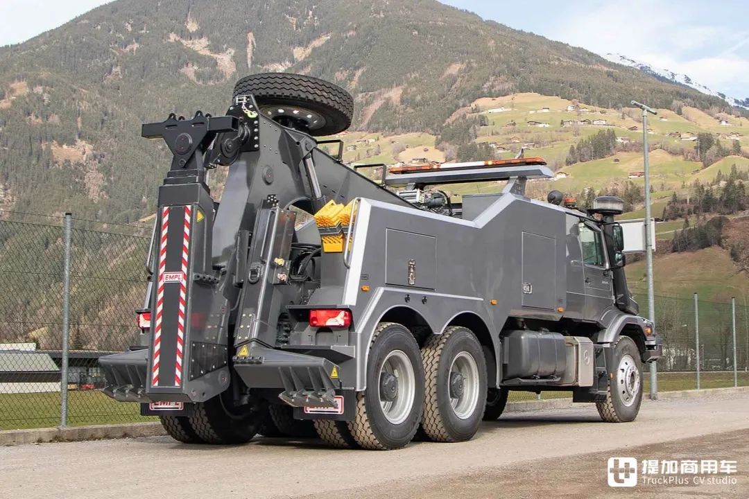 奔驰最特殊的卡车之一长头结构越野性能强悍带你好好看看新一代zetros