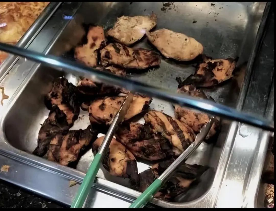 美国大学食堂黑榜top10高价品尝牢饭时不时吃到黑暗料理