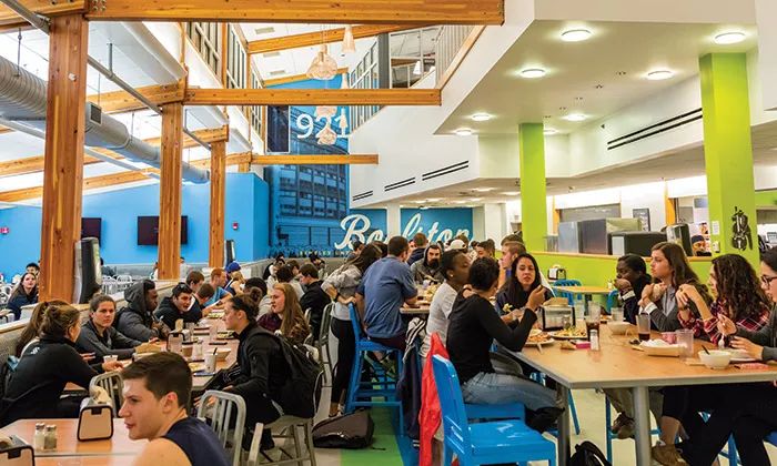 美国大学食堂黑榜top10高价品尝牢饭时不时吃到黑暗料理