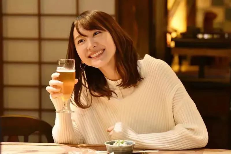 我们女性之间很少有人劝酒