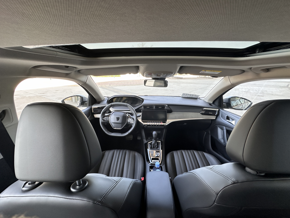 标致新408龘龘款换芯驾驶体验同级车型难出其右