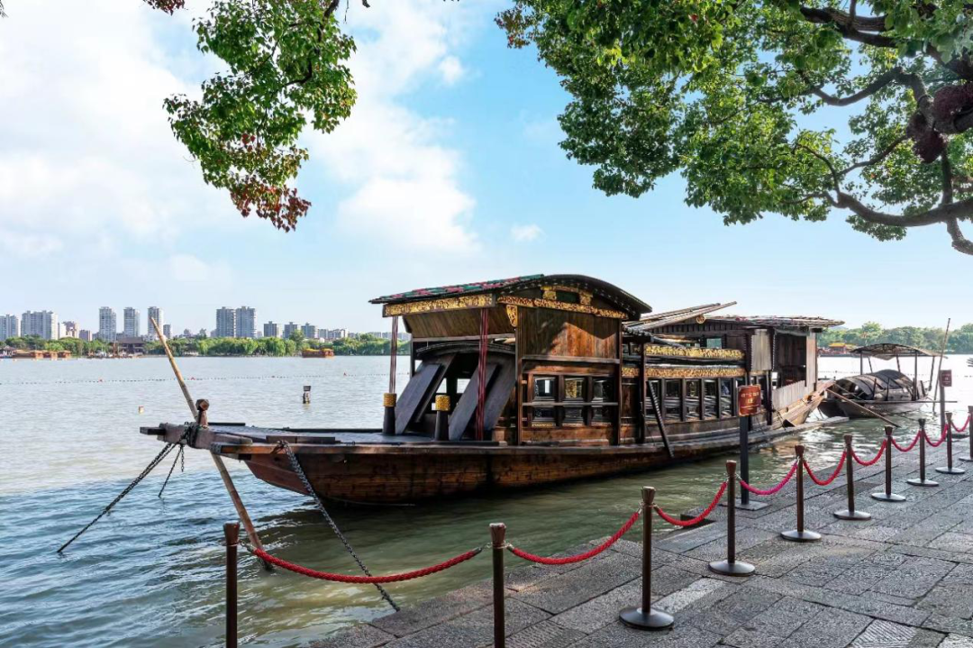 嘉兴南湖红船.