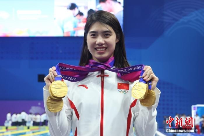 为了和队友冲击男女4x100米混合接力冠军,张雨霏放弃