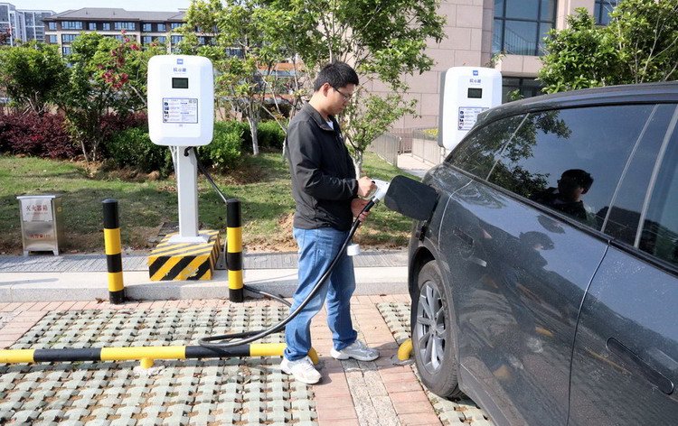 安徽首座v2b示范充电站正式建成运营 中安在线-新浪