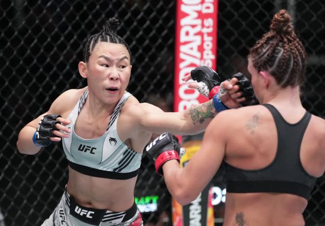 张伟丽闫晓楠"挥拳相向" 中国职业搏击破冰前行_新浪财经_新浪网