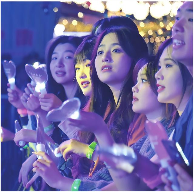 "爱在南宁"脱单音乐会 点燃广西三月三爱情之火_新浪财经_新浪网