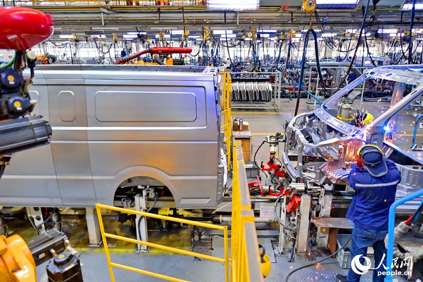 江西赣州经开区:新能源汽车产销两旺