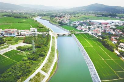 实施水系连通项目后的梓潼县马鸣河。