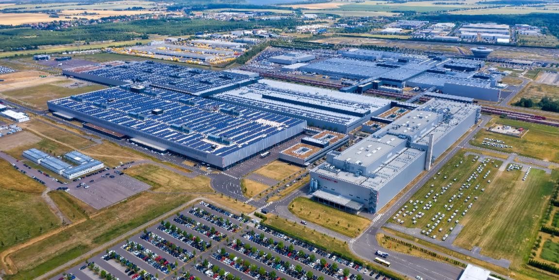 探访保时捷莱比锡工厂一边生产纯电动macan一边养着欧洲野牛