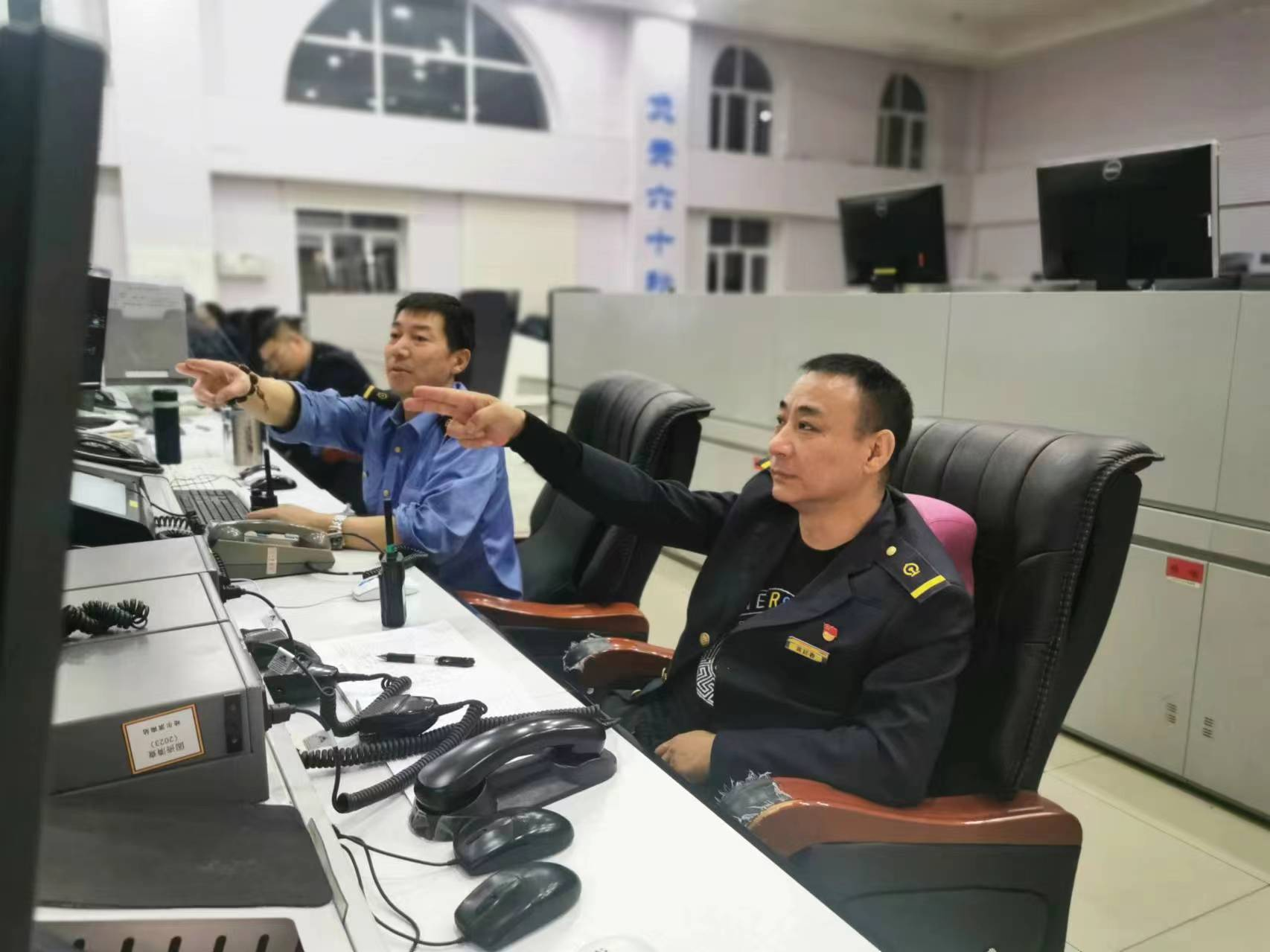 哈铁自主研发新型停车防溜设备保障车辆安全|停车_新浪财经_新浪网