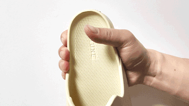 跟踩在果冻上一样柔软q弹eva柔软厚底,脚踩上去所以一双男女同款,厚底