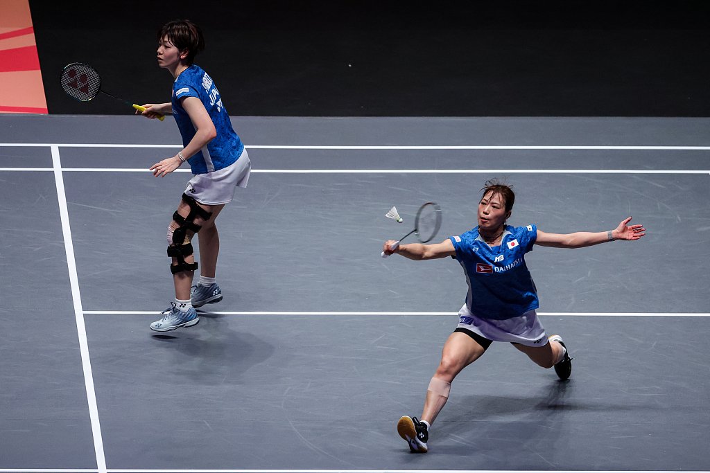 广田彩花腿上的护具和绷带令人动容