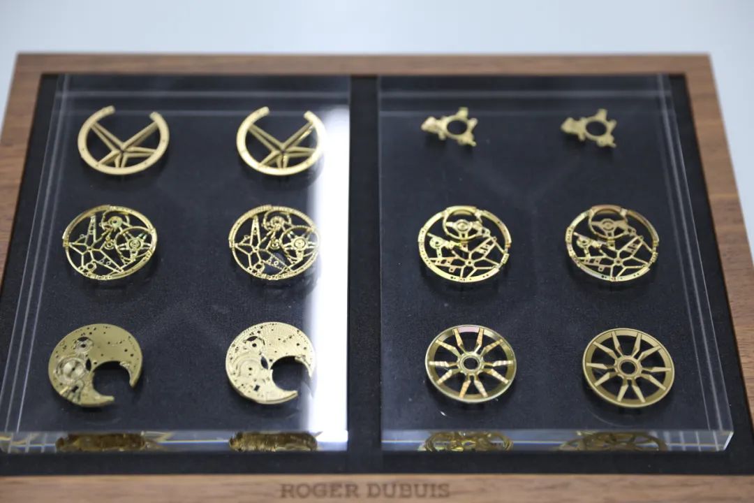 五芒星之于罗杰杜彼王者系列简直太经典,也是品牌最具辨识度的设计