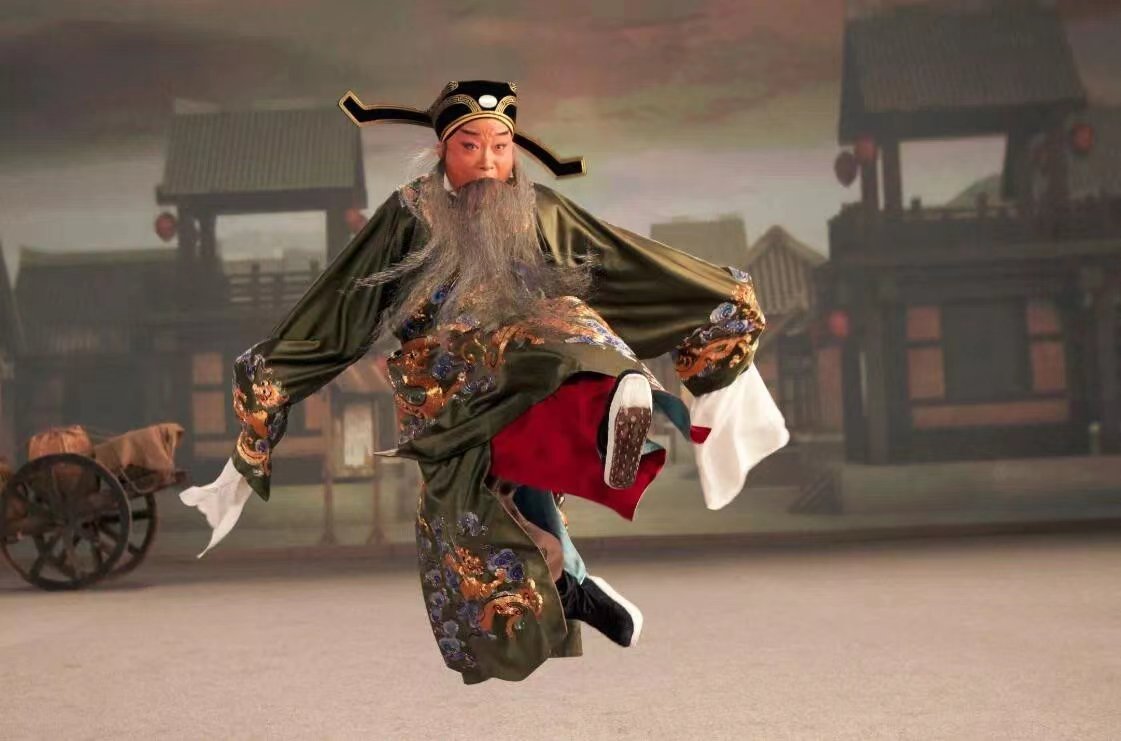 陈少云在《萧何月下追韩信》中扮演萧何