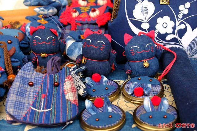 非遗传承人现场展示传统工艺|茶叶_新浪财经_新浪网