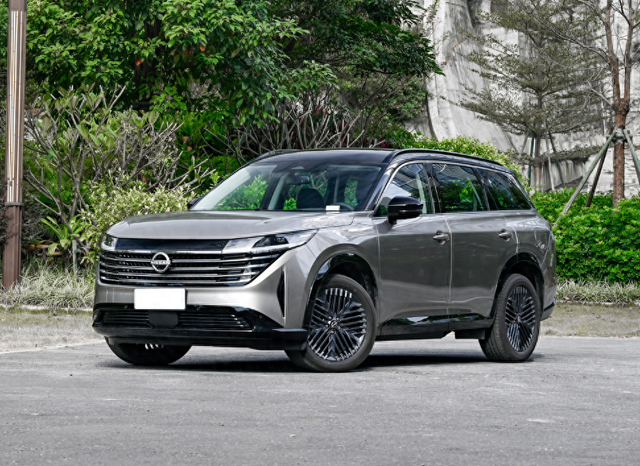 日产推出的全新中大型suv车长超5米1标配20t9at低调上市