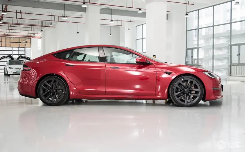 特斯拉modelsplaid全新运动座椅上线配备plaid专属标识