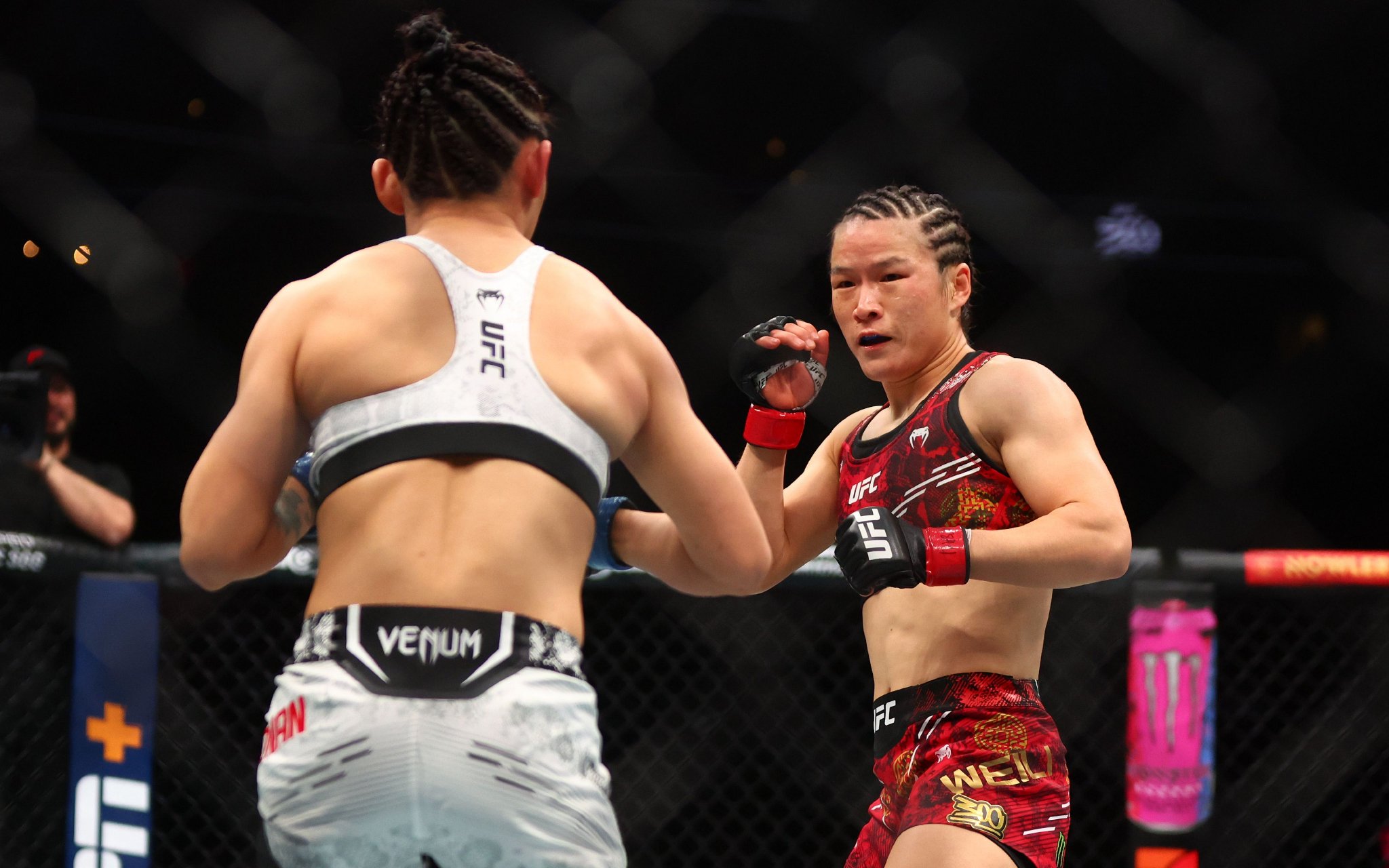 张伟丽：一直是个挑战者，一直充满饥饿感|张伟丽|UFC|闫晓楠_新浪新闻
