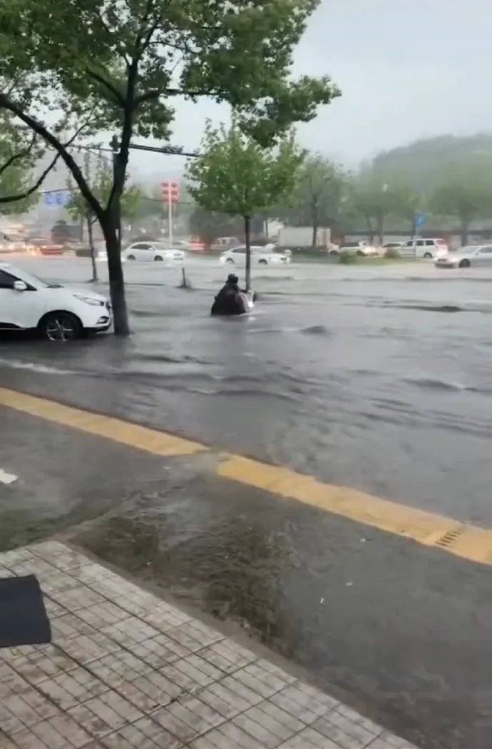 自媒体热点>正文> 今天上午10点11分上饶发布洪水蓝色预警信江饶河