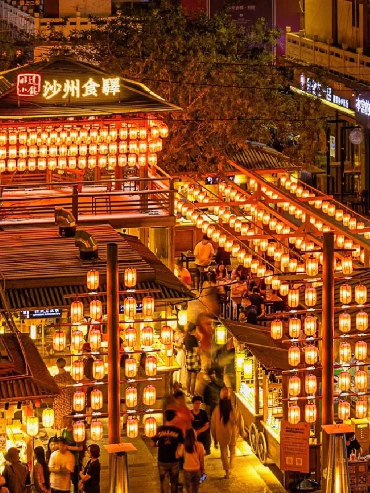 『沙洲夜市』特别安排敦煌沙漠网红打卡地敦煌沙洲网红夜市打卡那就来