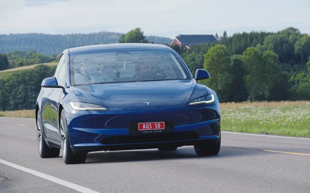 通过改款,特斯拉正在优化model 3(配置|询价)的设计,同时打磨空气动力