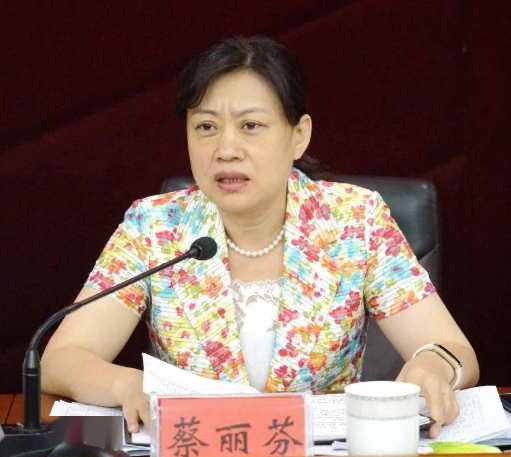 曾任共青团漳州市委书记,漳州市东山县委常委,副书记等职