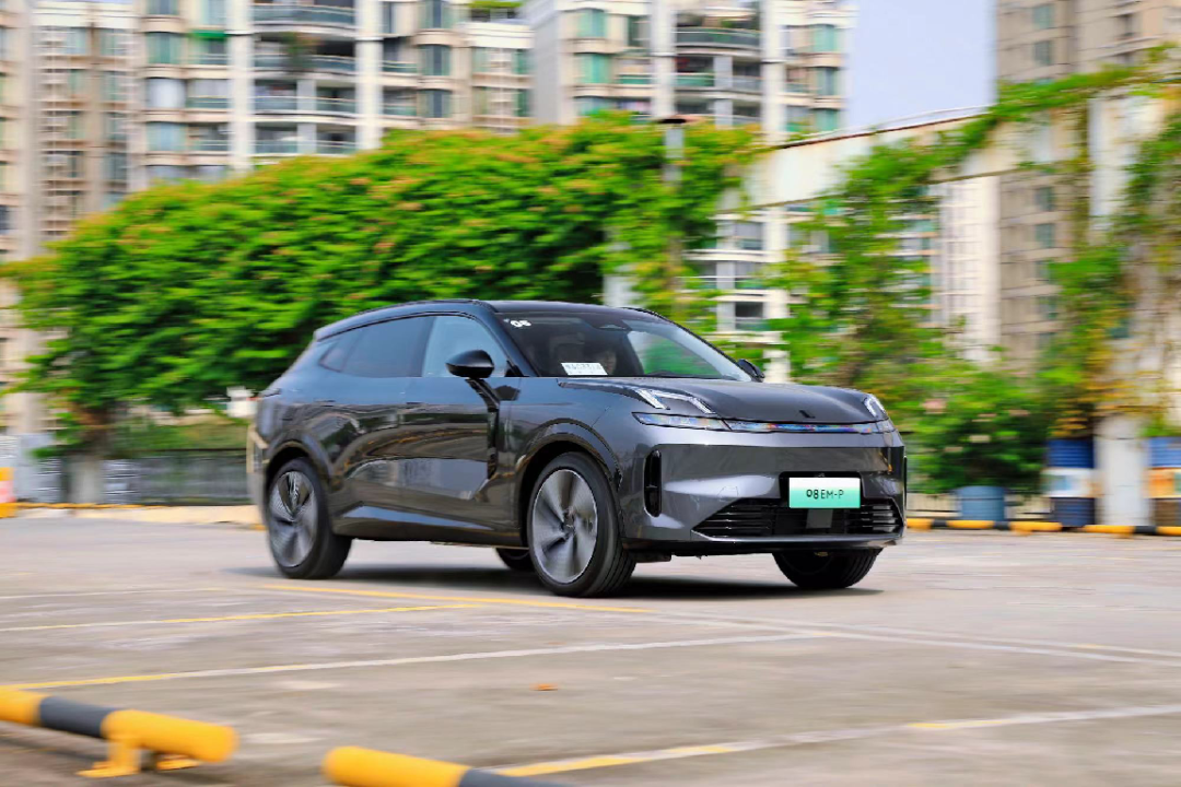 三大国产款款爆火可油可电上绿牌合资suv表示压力大