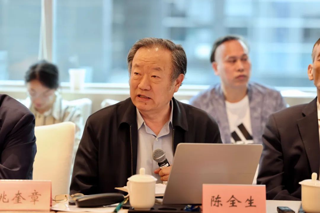 原国务院参事,国务院研究室原司长陈全生在发言中认为,如果从净增就业