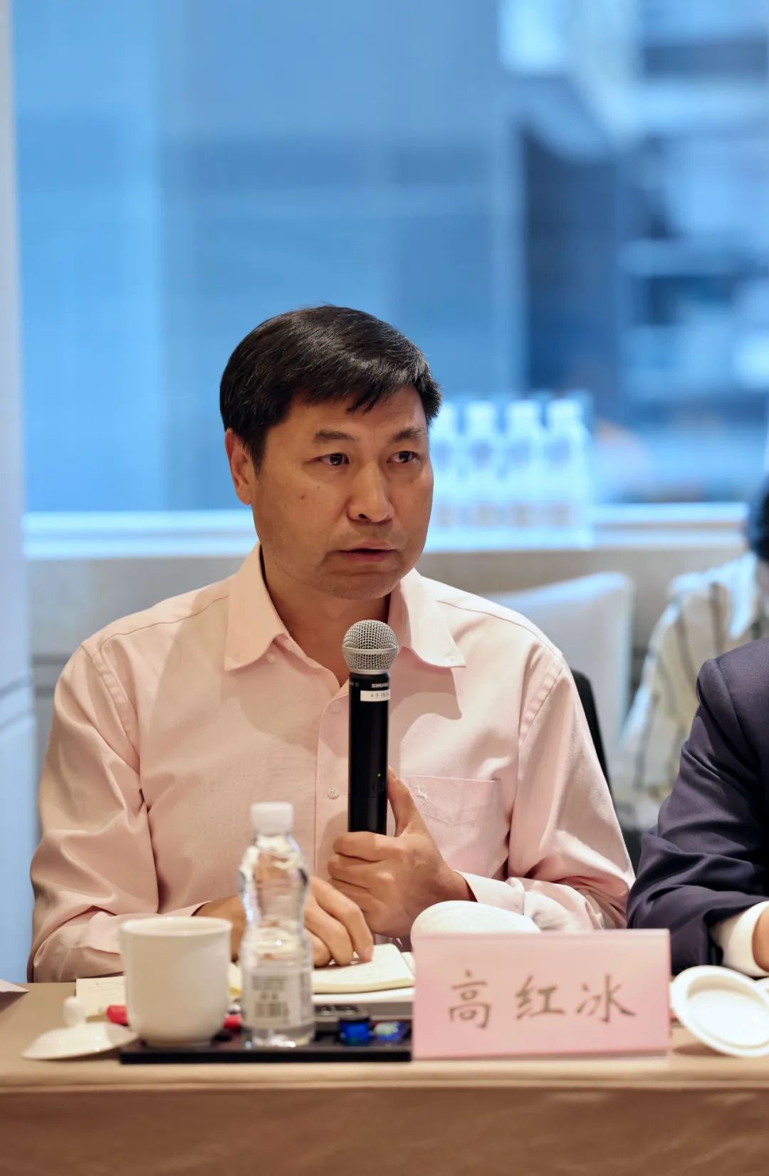 阿里巴巴集团副总裁,阿里研究院院长高红冰在发言中提出,《中国民营