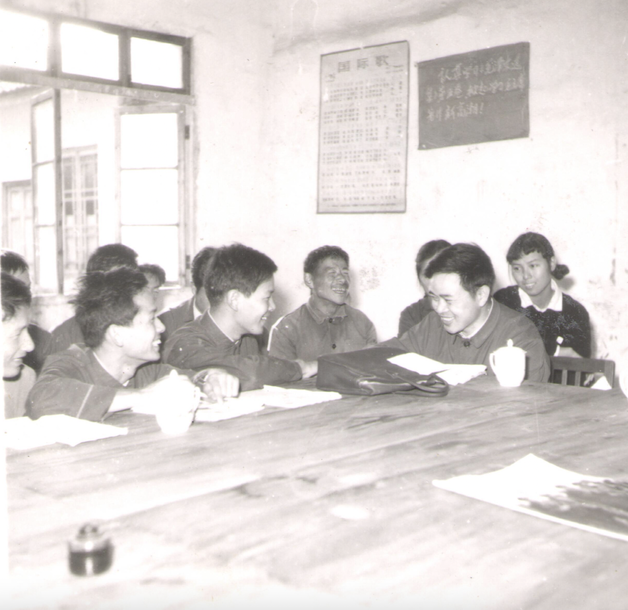 整个"文革"时代直到上个世纪七十年代末,极大多数城镇即居民户口青年