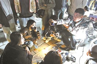 这届小青年夜淘潘家园_新浪财经_新浪网