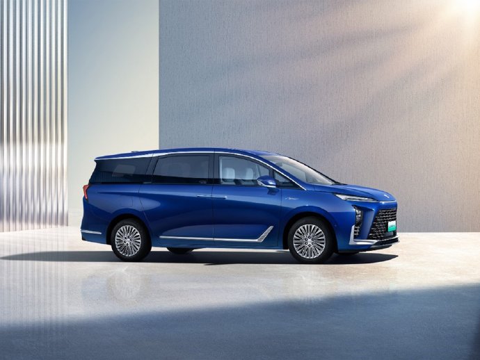 别克gl8陆尊phev官图新车目前已开启预订