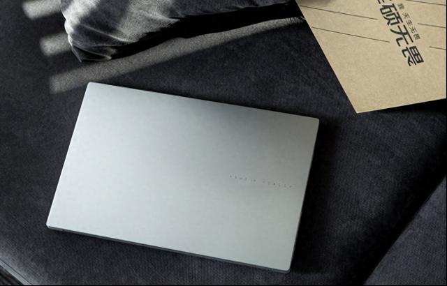 5mm,相较于同尺寸的联想小新pro16 2024约为1.