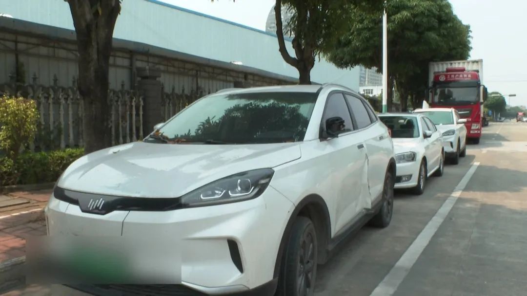 南宁市民  王女士因为现在很多汽车出来那些功能都是智能化了,以后有