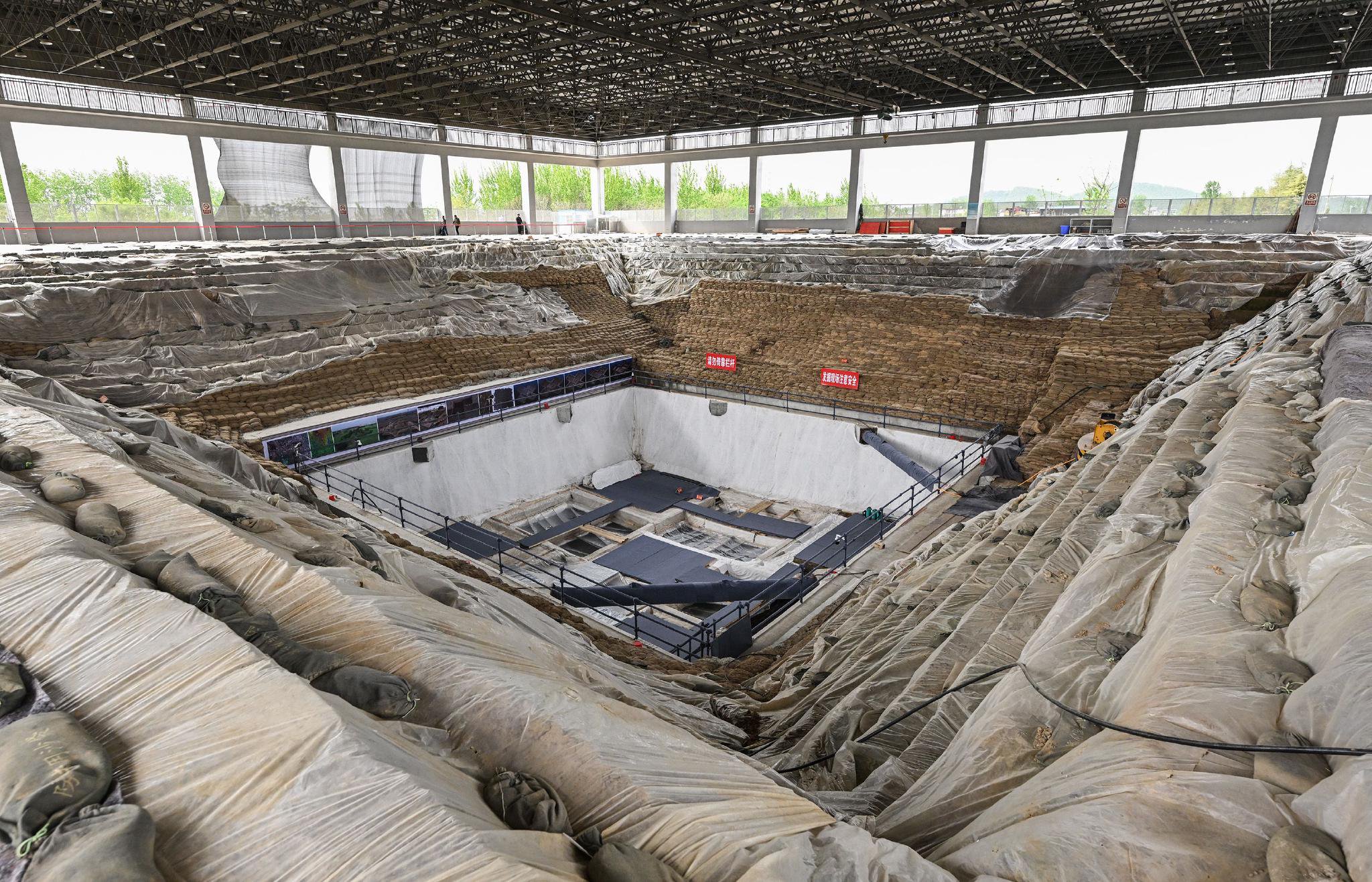 武王墩墓位于安徽省淮南市田家庵区三和镇徐洼村,现保存有主墓(一号墓