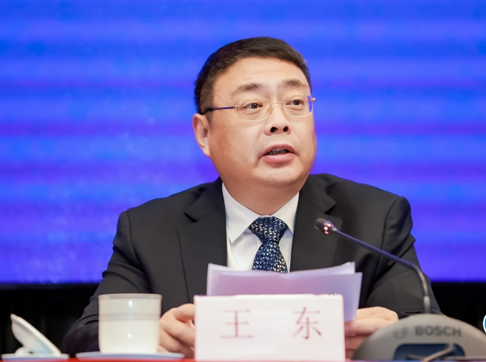 王东隐瞒不报个人有关事项,大肆以权谋私广州市原