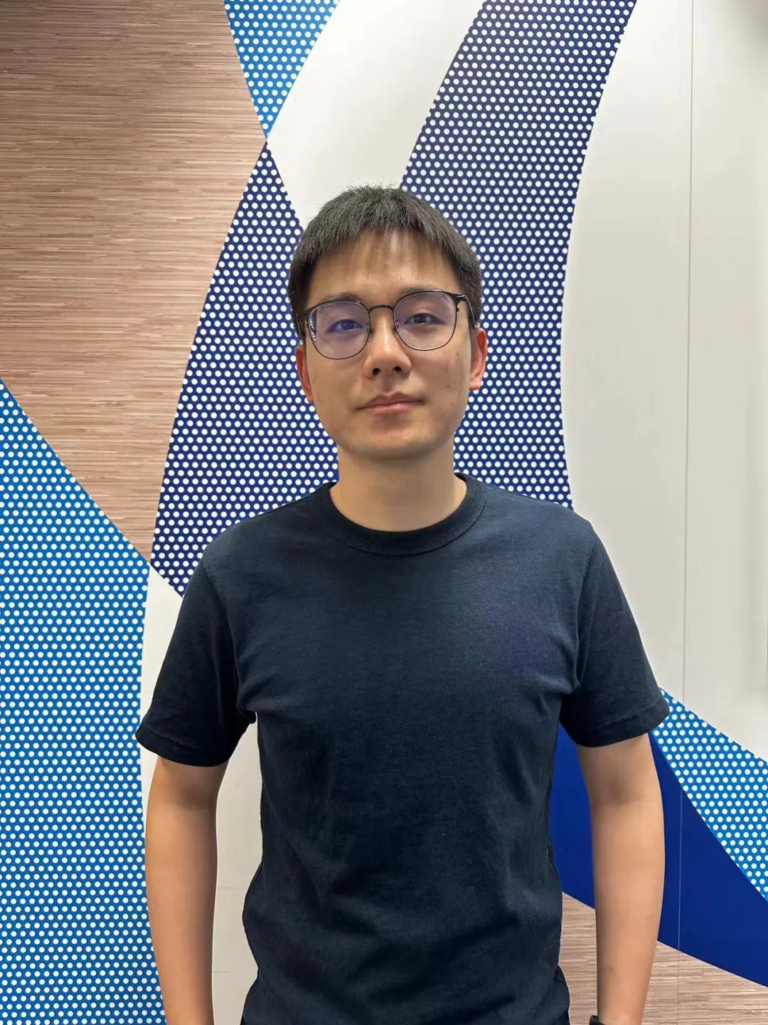 近日,新加坡南洋理工大学博士生,香港科技大学研究助理徐华韬和所在