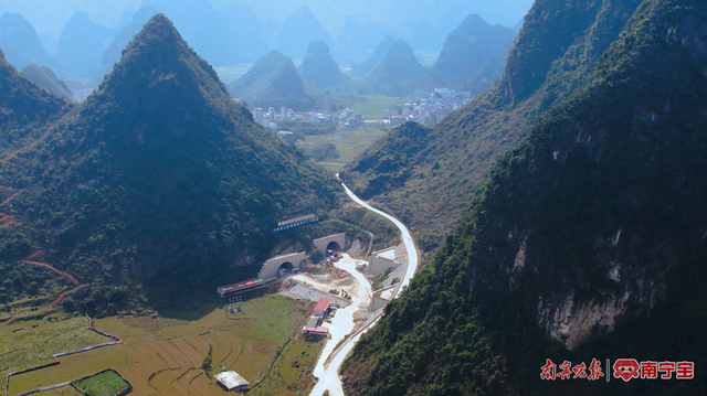 广西岳圩口岸联线公路全线贯通|广西_新浪财经_新浪网