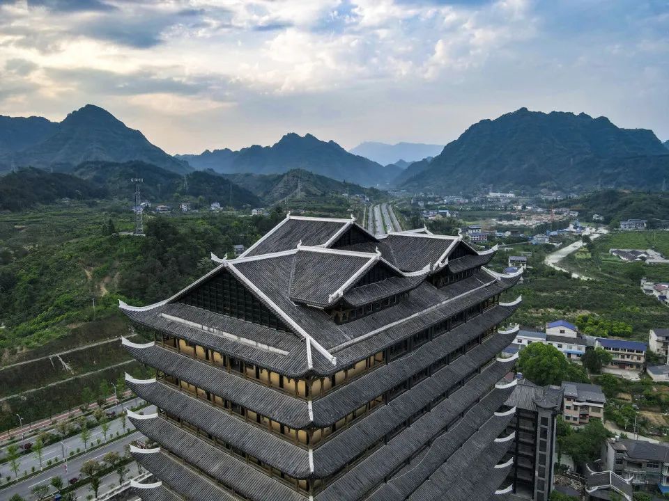韩国游客爆满张家界旅游仍亏损