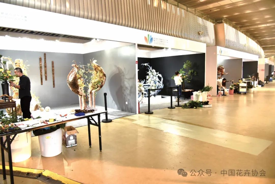 ▲第五届中国杯插花花艺大赛初赛及决赛作品展示