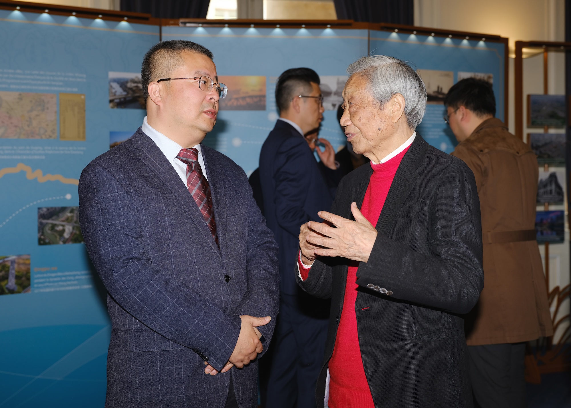 张轩石 摄以水为媒,文明互鉴苏州河主题展为《奔流:从上海出发