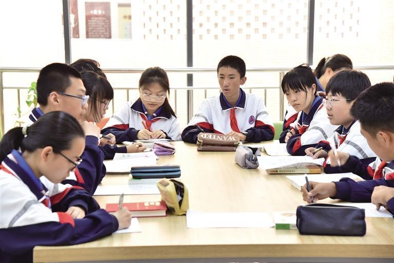 北京八中兰州分校举办《钢铁是怎样炼成的》读书交流活动   □刘宝丽