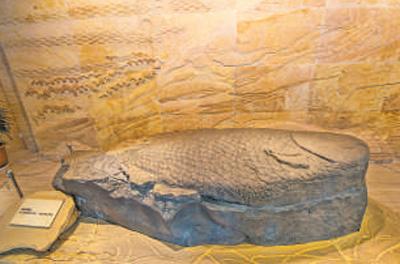 重庆白鹤梁水下博物馆门口的石鱼。图为重庆白鹤梁水下博物馆提供