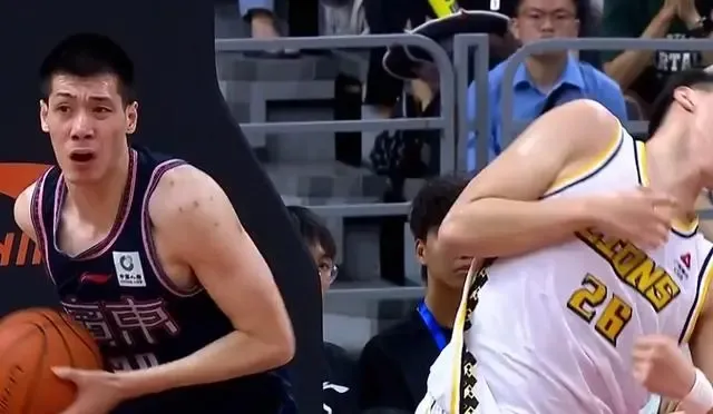 绊腿肘击伤人!季后赛变天,广东男篮喜讯