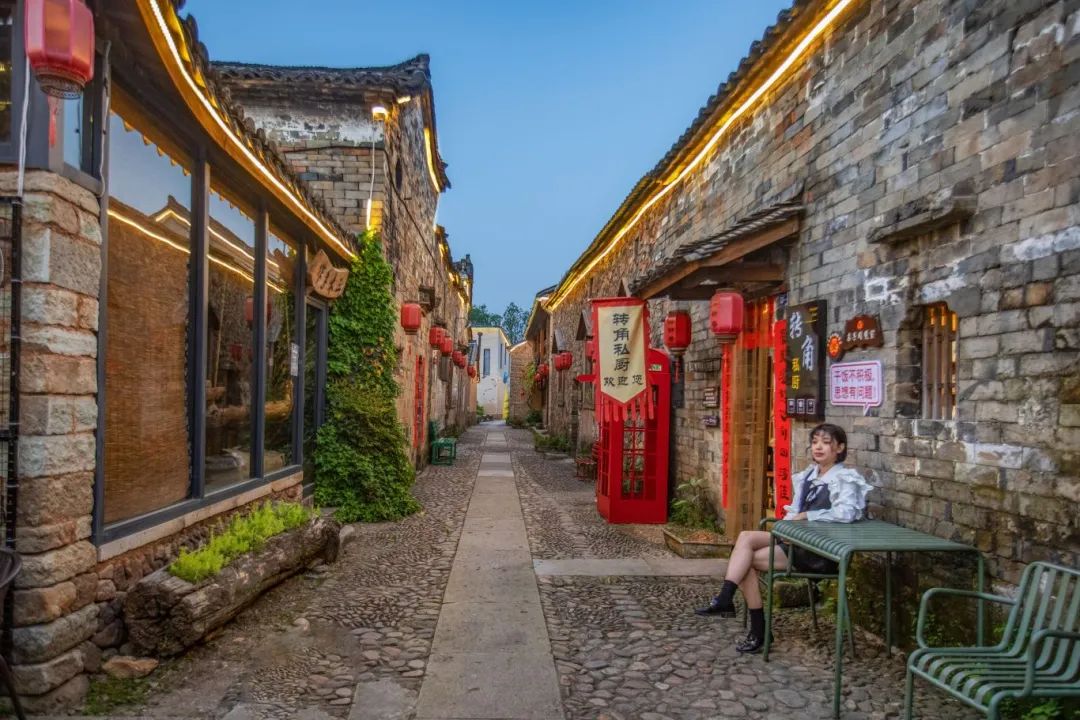 永康市前仓镇大陈村整治后近年来永康专注制造业发展,科技研发,品牌